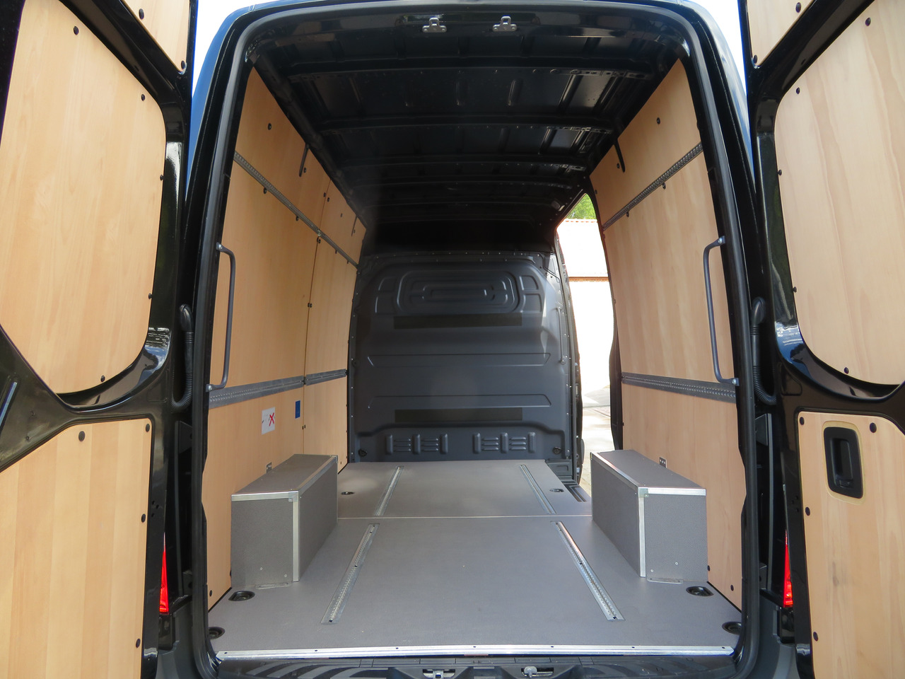 Panel van Mercedes-Benz Sprinter 317cdi - A2H2: picture 10