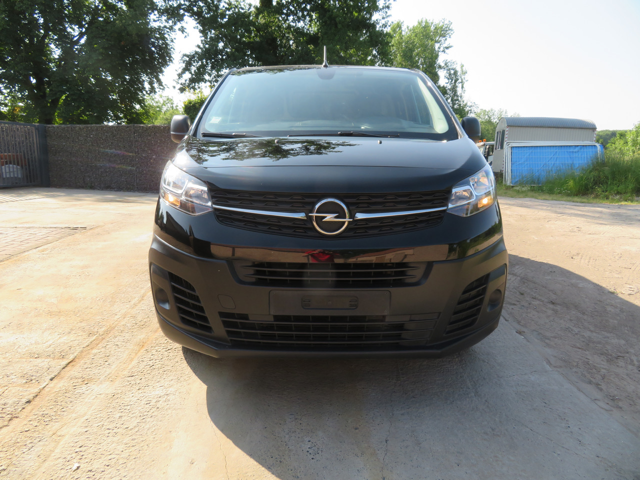 OPEL Vivaro 2.0 Turbo - L2H1 - Small van: picture 2 OPEL Vivaro 2.0 Turbo - L2H1 - Small van: picture 2