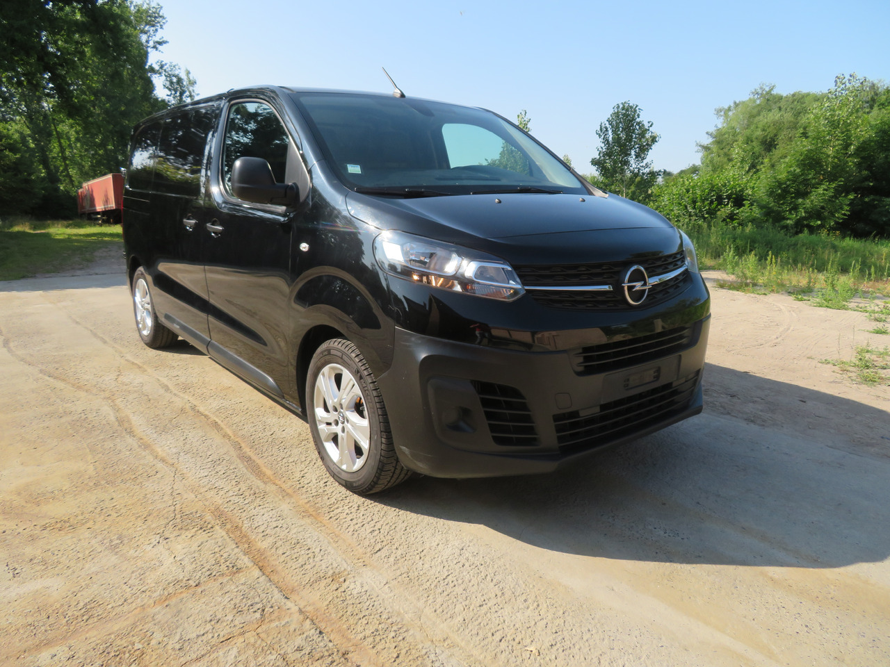 OPEL Vivaro 2.0 Turbo - L2H1 - Small van: picture 1 OPEL Vivaro 2.0 Turbo - L2H1 - Small van: picture 1