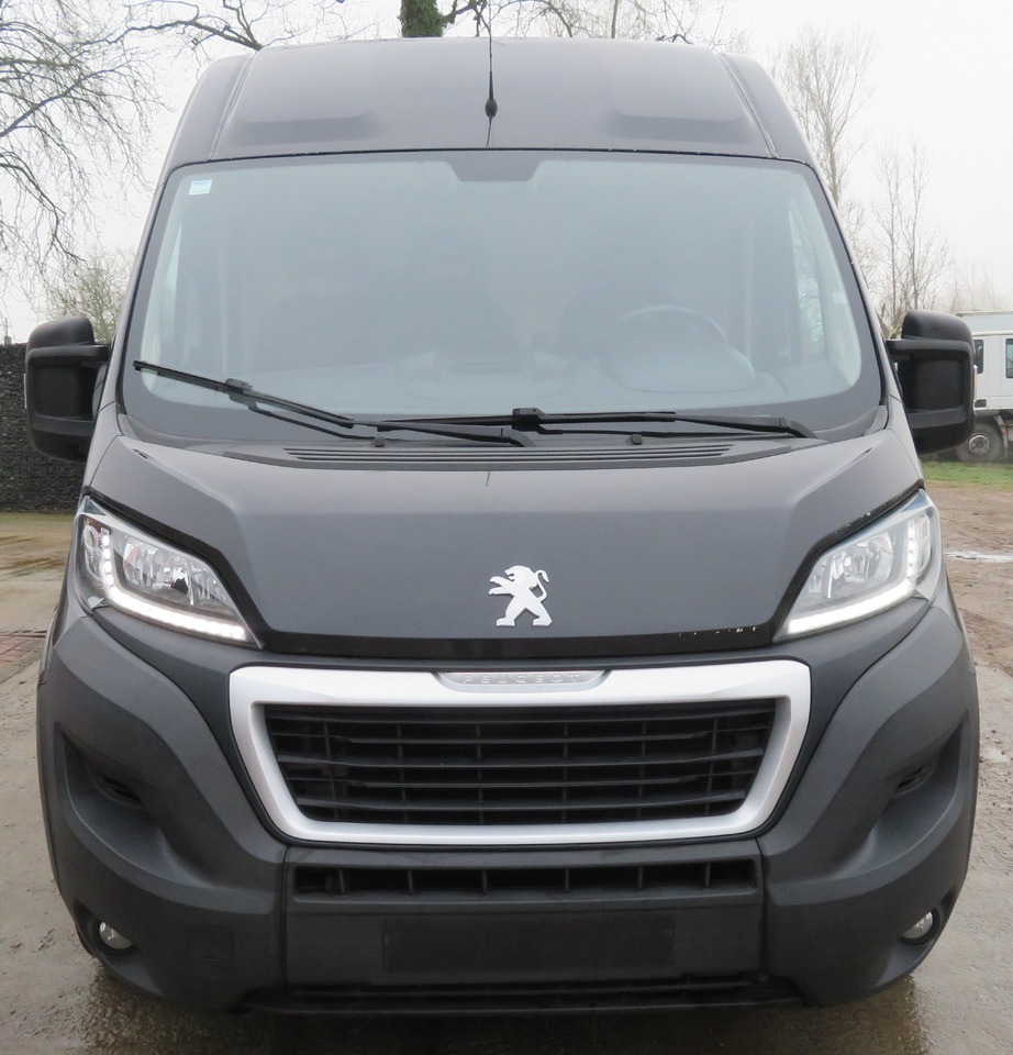 Peugeot Boxer 2.0blue HDI - Small van: picture 2 Peugeot Boxer 2.0blue HDI - Small van: picture 2