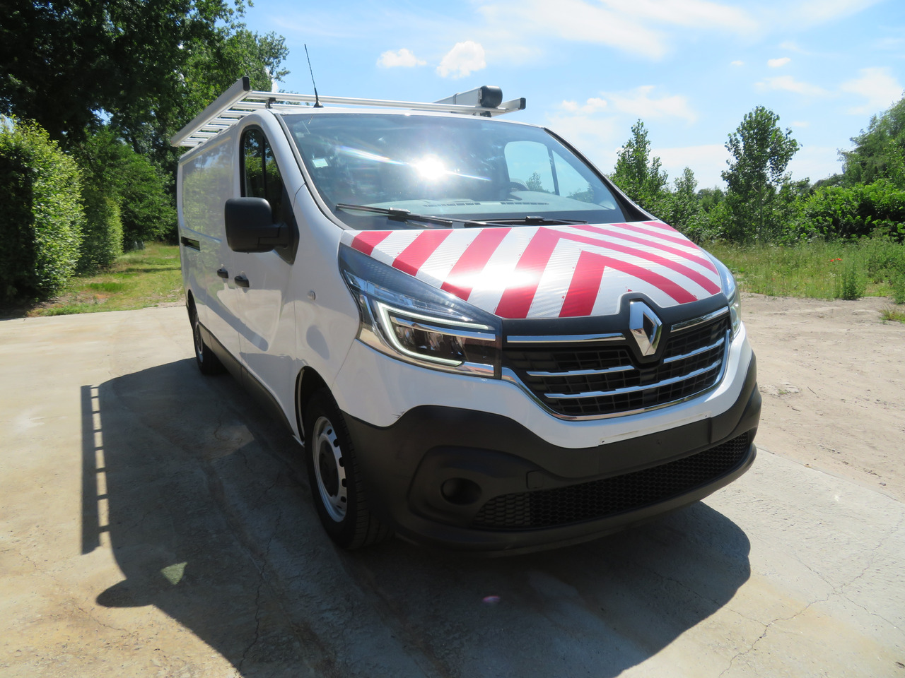 RENAULT Trafic 2.0dCi - L2H1 - Small van: picture 1 RENAULT Trafic 2.0dCi - L2H1 - Small van: picture 1