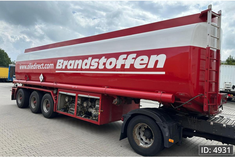 Burg BPO 16-28 / Fuel tanker / 47400L / 5 Comp / ADR, ADR - Tank semi-trailer: picture 4 Burg BPO 16-28 / Fuel tanker / 47400L / 5 Comp / ADR, ADR - Tank semi-trailer: picture 4