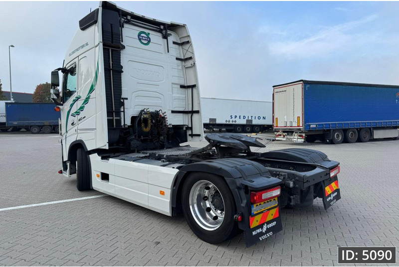 Volvo FH 460 Globetrotter XL, Euro 6, / Like new! / Special interior / Standklima / 2 Tanks - Tractor unit: picture 2 Volvo FH 460 Globetrotter XL, Euro 6, / Like new! / Special interior / Standklima / 2 Tanks - Tractor unit: picture 2