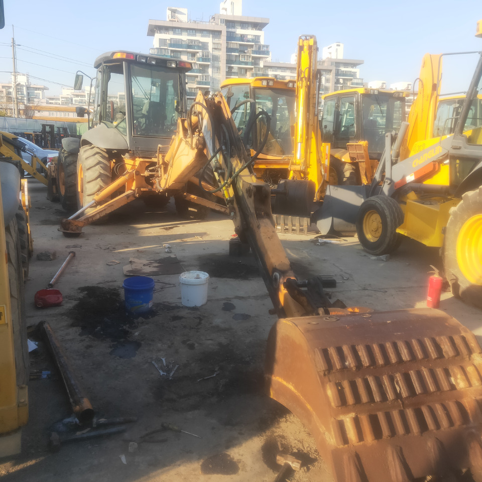 CASE 695 - Backhoe loader: picture 2 CASE 695 - Backhoe loader: picture 2