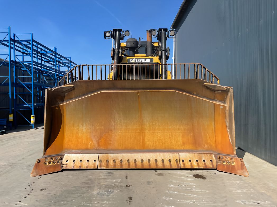 CAT Bulldozer D9R Click for Discount - Bulldozer: picture 3 CAT Bulldozer D9R Click for Discount - Bulldozer: picture 3