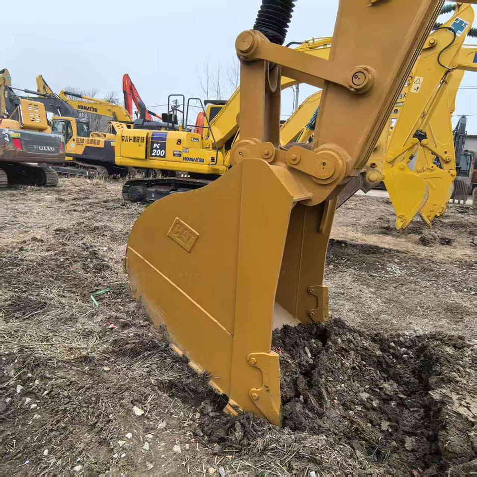 Crawler excavator CATERPILLAR 330D: picture 6
