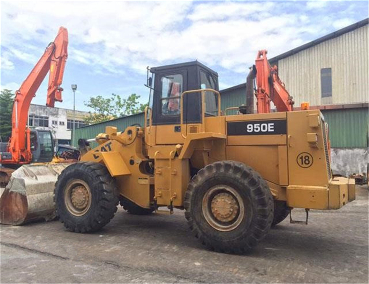 Skid steer loader CATERPILLAR 950E: picture 1