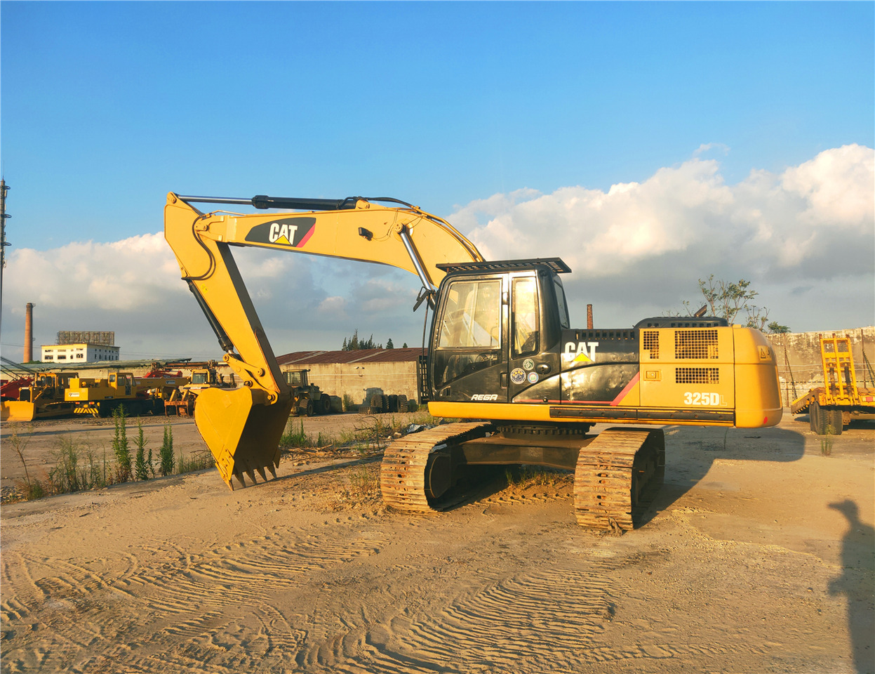 Crawler excavator CATERPILLAR Crawler Excavator 325D  Good Condition: picture 8