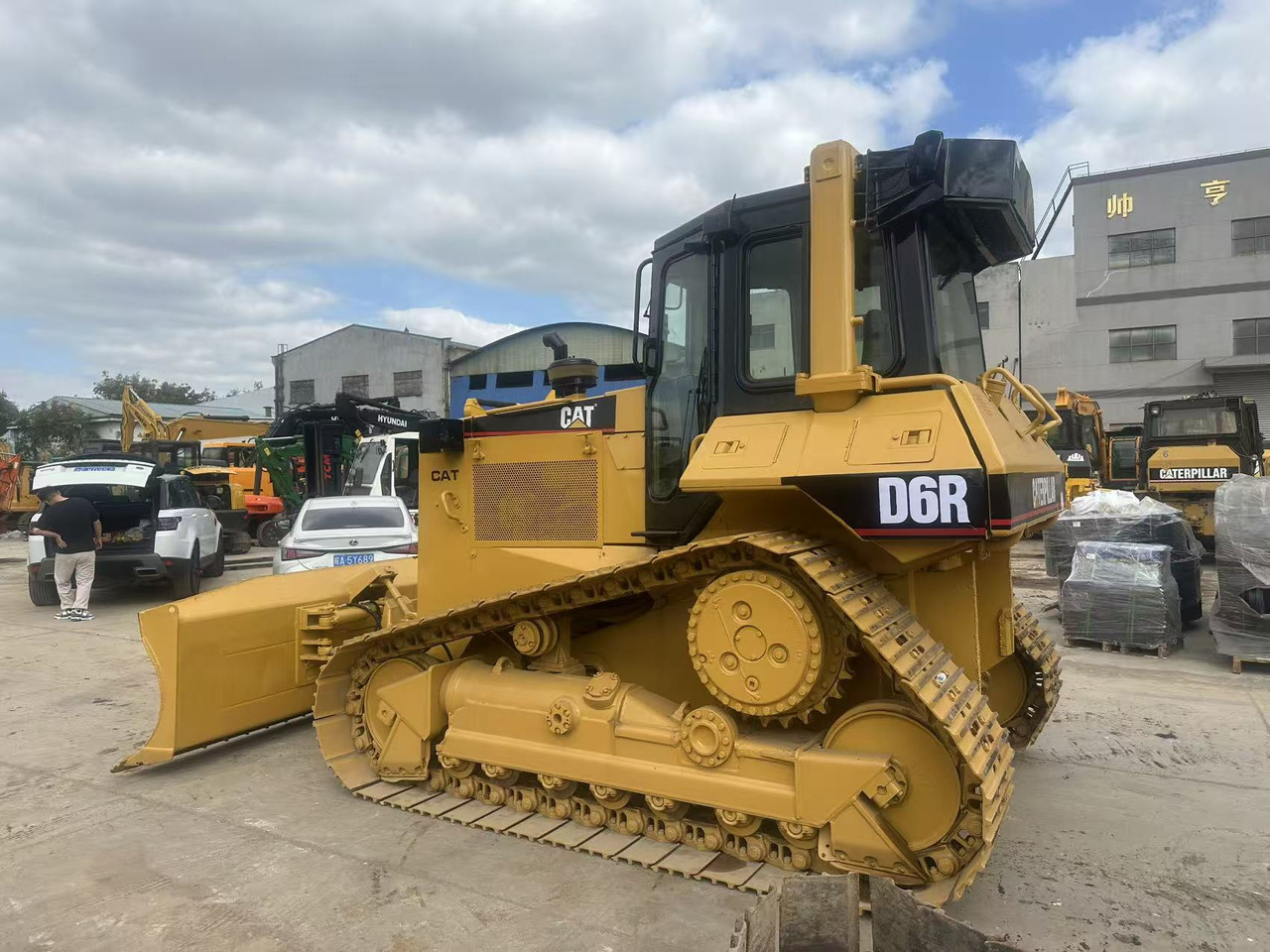 CATERPILLAR D6R Bulldozer Click forDiscount - Bulldozer: picture 3 CATERPILLAR D6R Bulldozer Click forDiscount - Bulldozer: picture 3