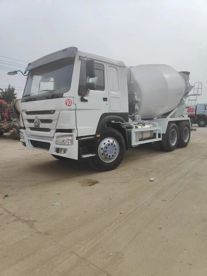HOWO 375 Cement Mixer Truck 6*4 - Concrete mixer truck: picture 1 HOWO 375 Cement Mixer Truck 6*4 - Concrete mixer truck: picture 1
