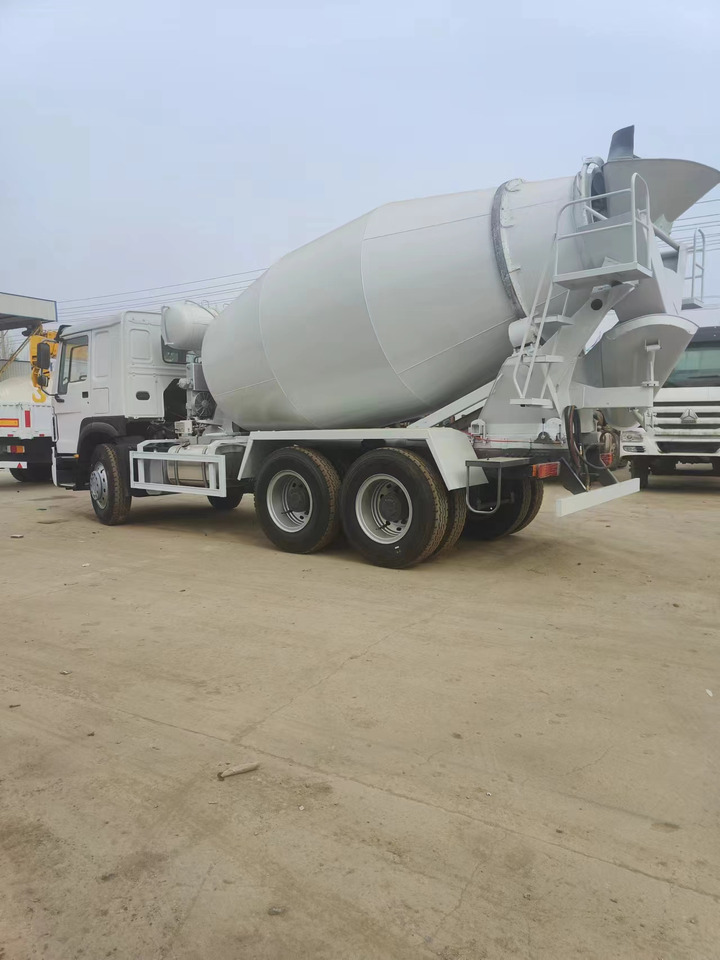 HOWO 375 Cement Mixer Truck 6*4 - Concrete mixer truck: picture 4 HOWO 375 Cement Mixer Truck 6*4 - Concrete mixer truck: picture 4