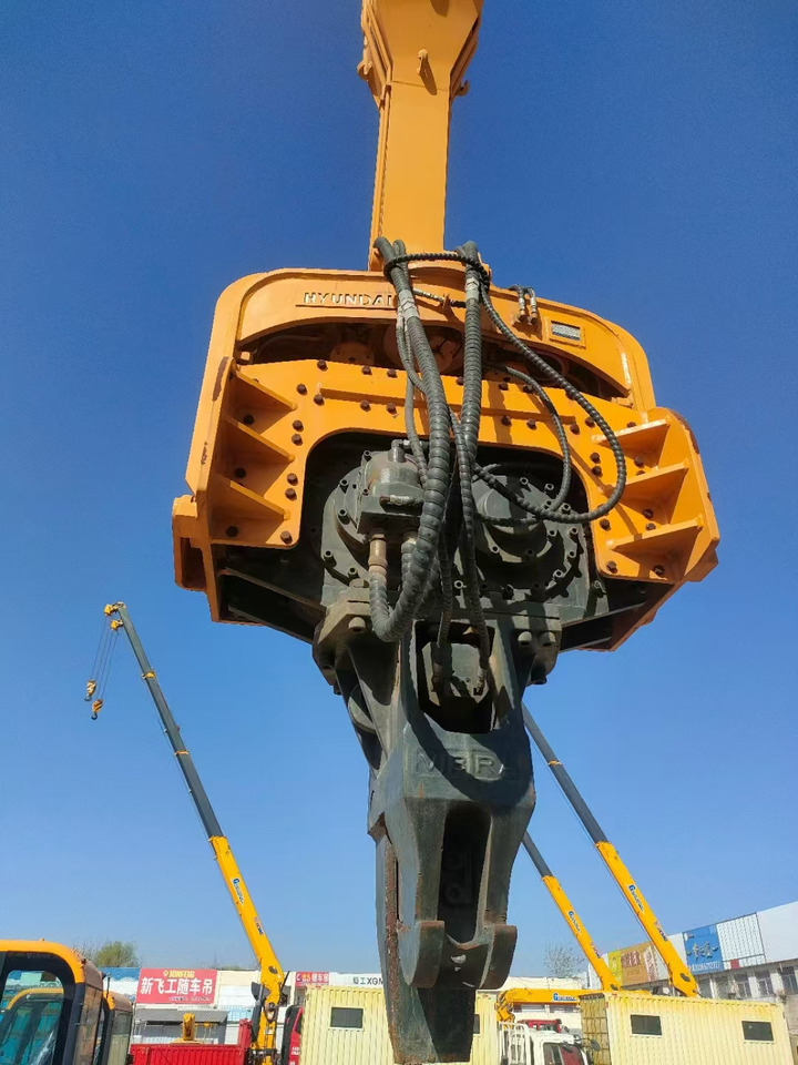 HYUNDAI Excavator Pile Driver 395 - Crawler excavator: picture 3 HYUNDAI Excavator Pile Driver 395 - Crawler excavator: picture 3