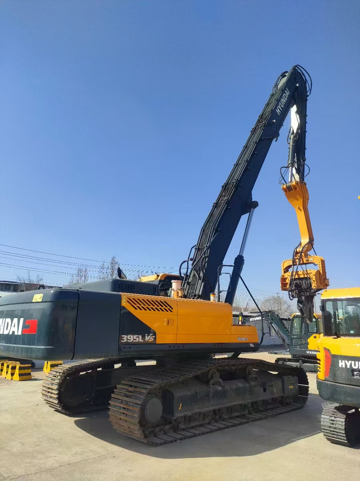 HYUNDAI Excavator Pile Driver 395 - Crawler excavator: picture 1 HYUNDAI Excavator Pile Driver 395 - Crawler excavator: picture 1