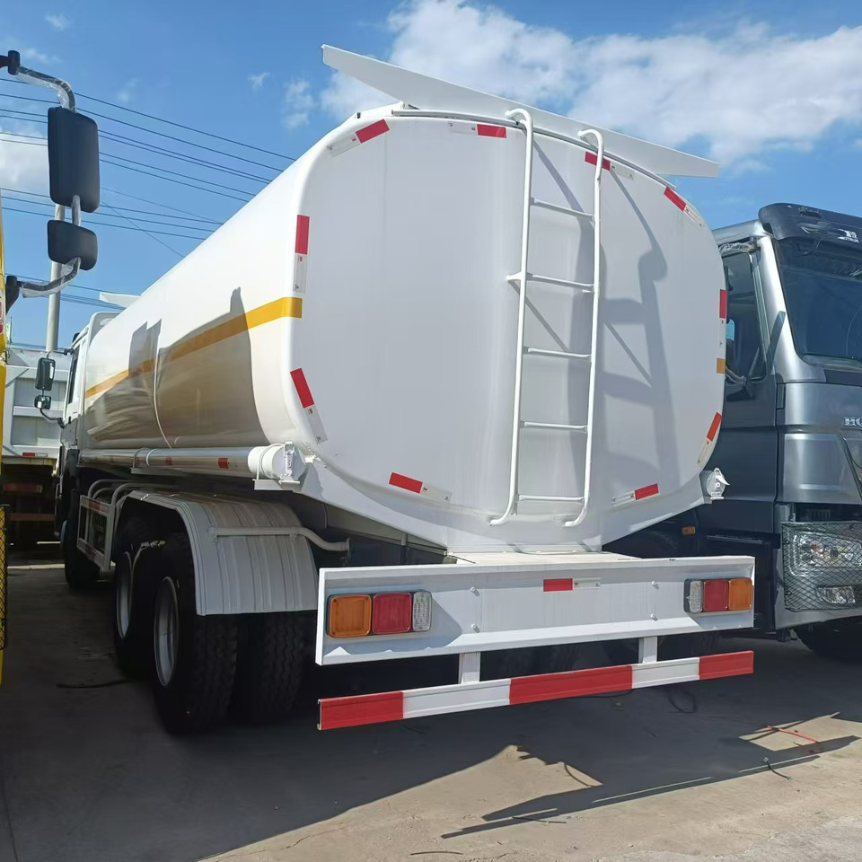 SINOTRUK HOWO 371 - Tank truck: picture 4 SINOTRUK HOWO 371 - Tank truck: picture 4