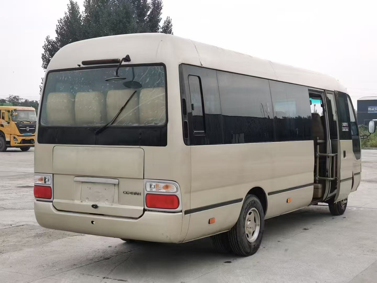TOYOTA Coaster Mini Bus Good Conditon Automatic Doors Negotiable - Minibus, Passenger van: picture 3 TOYOTA Coaster Mini Bus Good Conditon Automatic Doors Negotiable - Minibus, Passenger van: picture 3