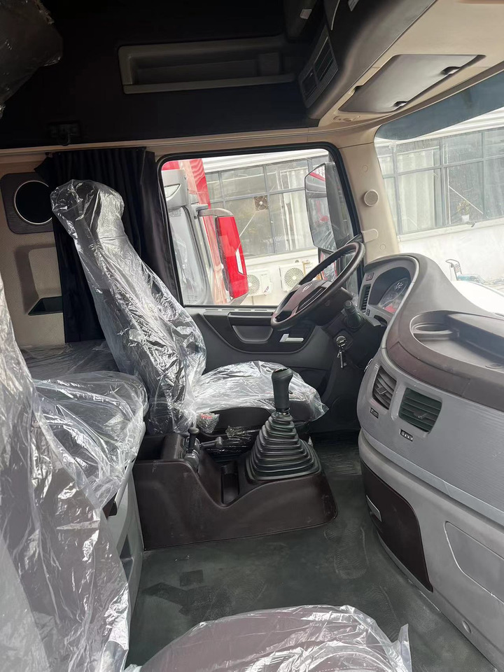 Dongfeng T1437 6✖4 Tractor Unit Manual Transmission New - Tractor unit: picture 3 Dongfeng T1437 6✖4 Tractor Unit Manual Transmission New - Tractor unit: picture 3