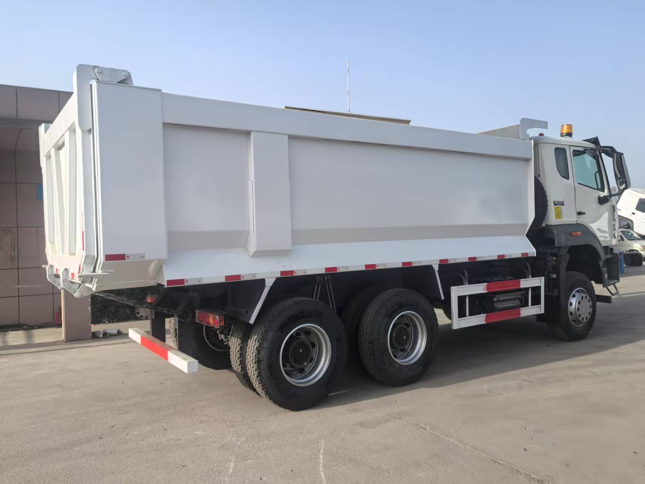 HOWO 430 - Truck: picture 2 HOWO 430 - Truck: picture 2
