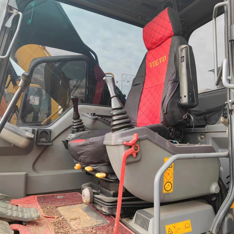 VOLVO Excavator EC240 Click for Discount - Excavator: picture 4 VOLVO Excavator EC240 Click for Discount - Excavator: picture 4