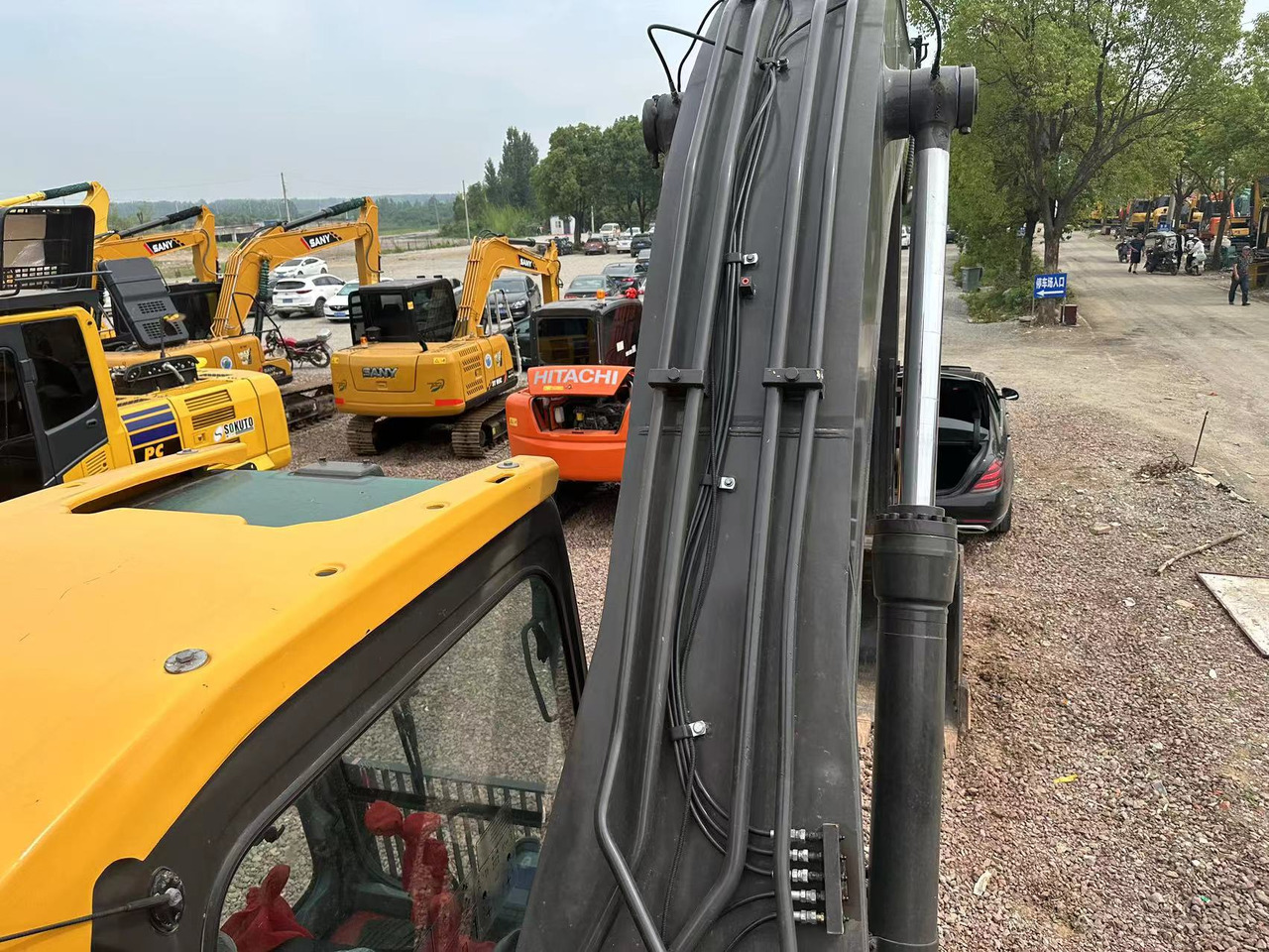 VOLVO Excavator EC240D Cilck for Discount - Excavator: picture 3 VOLVO Excavator EC240D Cilck for Discount - Excavator: picture 3