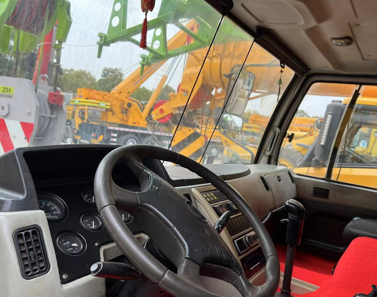 ZOOMLION Crane 33Ton - All terrain crane: picture 5 ZOOMLION Crane 33Ton - All terrain crane: picture 5