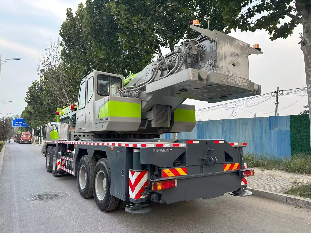 ZOOMLION Crane 80T Click Here for Discount - All terrain crane: picture 4 ZOOMLION Crane 80T Click Here for Discount - All terrain crane: picture 4