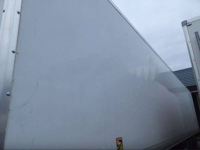 Semi-remorque 3 Essieux SEMI RECONDITONNEE -38 TONNES PORTE RELEVANTE - Closed box semi-trailer: picture 4 Semi-remorque 3 Essieux SEMI RECONDITONNEE -38 TONNES PORTE RELEVANTE - Closed box semi-trailer: picture 4