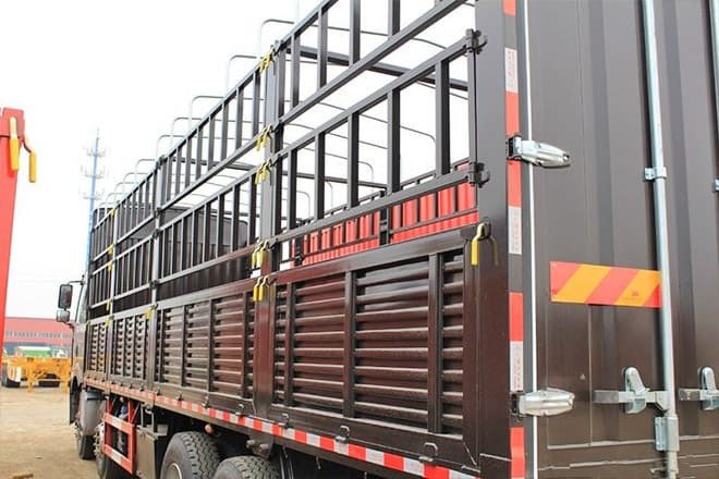 FAW FAW J6P Livestock Truck for Sale in Uganda - Livestock truck: picture 4 FAW FAW J6P Livestock Truck for Sale in Uganda - Livestock truck: picture 4
