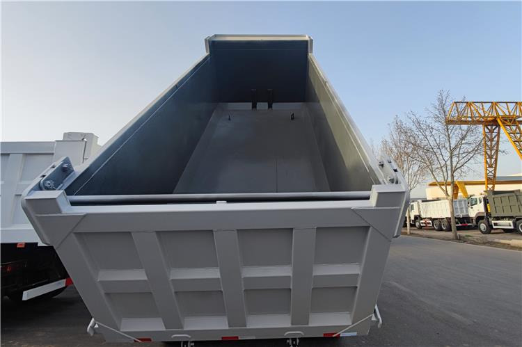 SINOTRUK Used Howo 400hp Dump Truck for Sale In Zambia - Tipper: picture 3 SINOTRUK Used Howo 400hp Dump Truck for Sale In Zambia - Tipper: picture 3