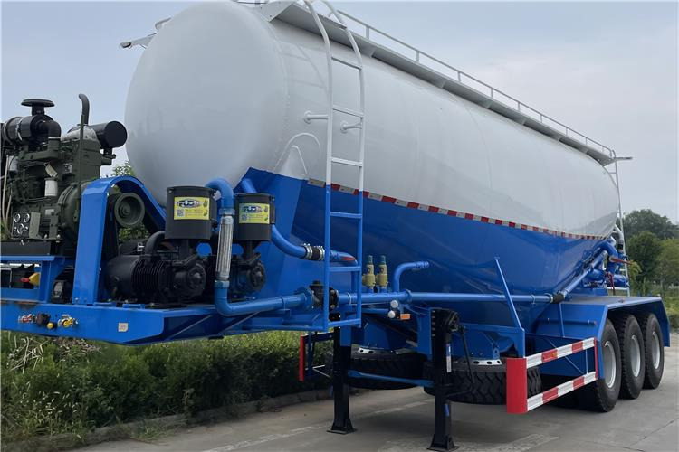 New Tank semi-trailer for transportation of cement TITAN 50 Ton Cement Tanker Trailer for Sale In Uae: picture 7