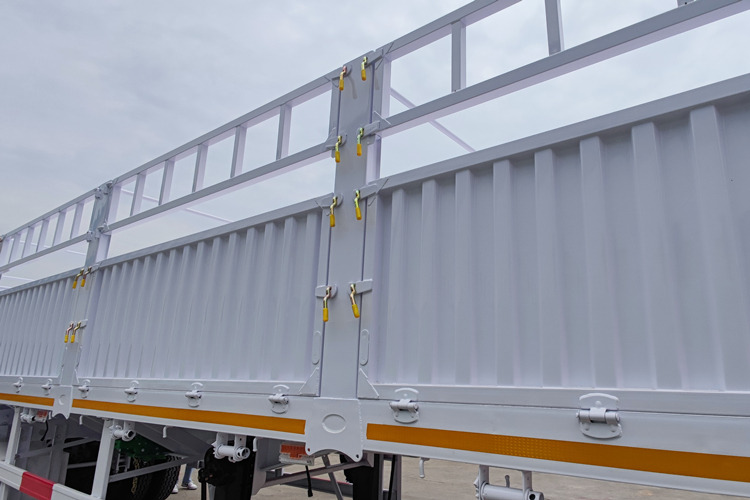 TITAN Cargo Trailer for Sale in Saudi Arabia - Livestock semi-trailer: picture 5 TITAN Cargo Trailer for Sale in Saudi Arabia - Livestock semi-trailer: picture 5