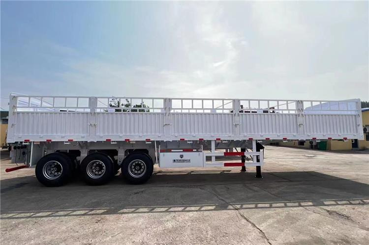 TITAN Tri Axle 60 Ton Fence Cargo Semi Trailer for Sale In Guinea - Livestock semi-trailer: picture 4 TITAN Tri Axle 60 Ton Fence Cargo Semi Trailer for Sale In Guinea - Livestock semi-trailer: picture 4
