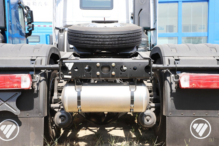 FOTON Foton 6x4 Tractor Head for Sale in Tanzania - Tractor unit: picture 5 FOTON Foton 6x4 Tractor Head for Sale in Tanzania - Tractor unit: picture 5