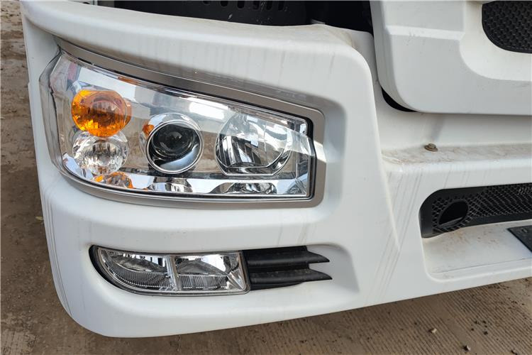 SINOTRUK Howo 380 hp 6x4 Truck Heafd for Sale In Nigeria Lagos - Tractor unit: picture 5 SINOTRUK Howo 380 hp 6x4 Truck Heafd for Sale In Nigeria Lagos - Tractor unit: picture 5