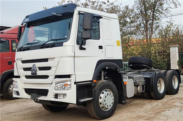 SINOTRUK Howo 380 hp 6x4 Truck Heafd for Sale In Nigeria Lagos - Tractor unit: picture 1 SINOTRUK Howo 380 hp 6x4 Truck Heafd for Sale In Nigeria Lagos - Tractor unit: picture 1