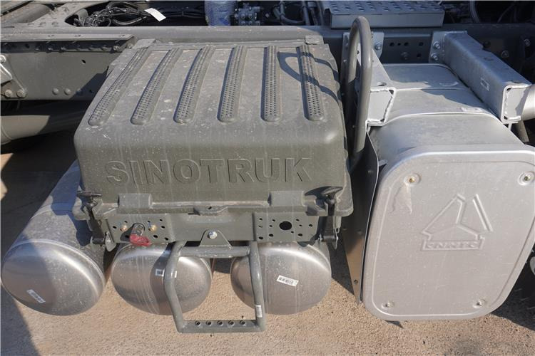 SINOTRUK Howo 430 Truck Head for Sale In Zambia - Tractor unit: picture 5 SINOTRUK Howo 430 Truck Head for Sale In Zambia - Tractor unit: picture 5
