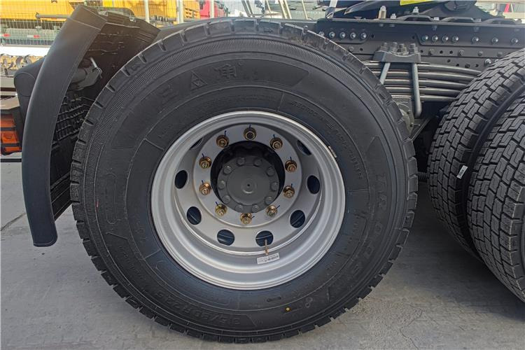 Sinotruk Howo 380hp 6x4 truck tractor for sale in Congo - Tractor unit: picture 4 Sinotruk Howo 380hp 6x4 truck tractor for sale in Congo - Tractor unit: picture 4