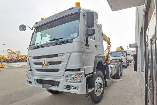 XCMG Truck Mounted Crane with Hydraulic Boom Capacity for Sale in Kenya - Crane truck: picture 1 XCMG Truck Mounted Crane with Hydraulic Boom Capacity for Sale in Kenya - Crane truck: picture 1