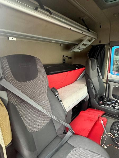 DAF XF105-460 Rouge - Cab for Truck: picture 3 DAF XF105-460 Rouge - Cab for Truck: picture 3