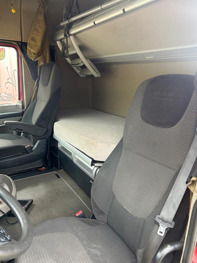 DAF XF105-510 Rouge Grenat - Cab for Truck: picture 4 DAF XF105-510 Rouge Grenat - Cab for Truck: picture 4