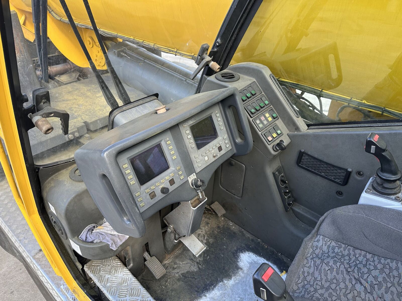 All terrain crane Grove Grove GMK 4100 L: picture 6