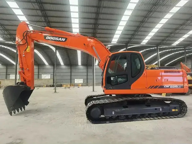 2022 Doosan DX225 - Crawler excavator: picture 3 2022 Doosan DX225 - Crawler excavator: picture 3