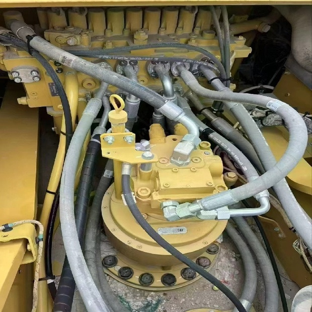 Crawler excavator 2023 Caterpillar 330GC: picture 13