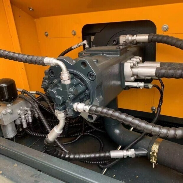 Crawler excavator 2023 Hyundai R305: picture 15