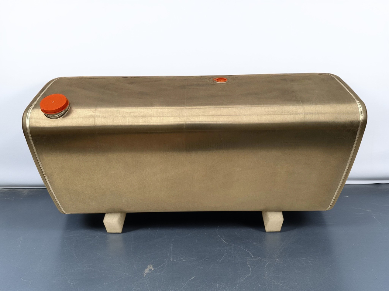 VOLVO - Fuel tank: picture 1 VOLVO - Fuel tank: picture 1