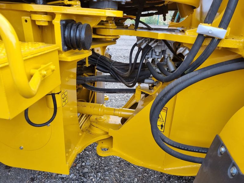 Wheel loader CATERPILLAR L90F: picture 7 Wheel loader CATERPILLAR L90F: picture 7