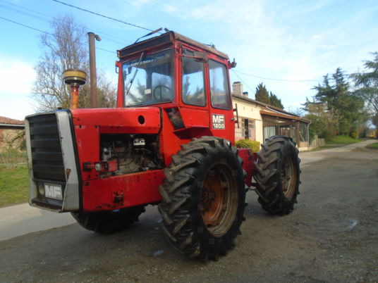 Massey Ferguson 1200 - Farm tractor: picture 3 Massey Ferguson 1200 - Farm tractor: picture 3
