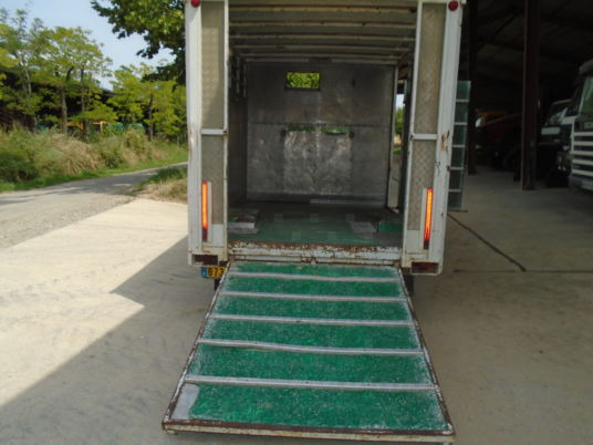 Mercedes 307D - Livestock truck: picture 5 Mercedes 307D - Livestock truck: picture 5