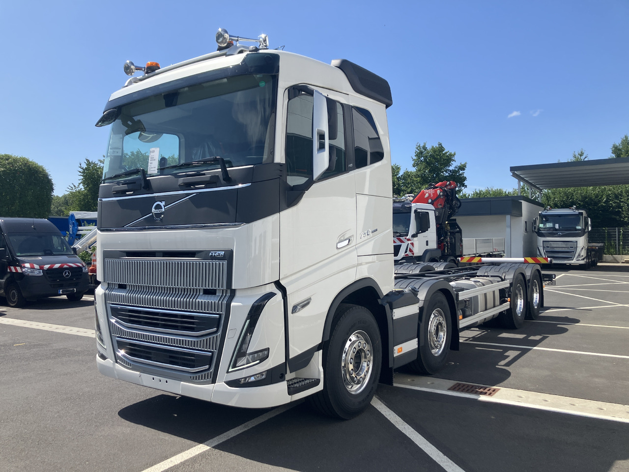 VOLVO FH16 750 8x4 Chassis - Cab chassis truck: picture 5 VOLVO FH16 750 8x4 Chassis - Cab chassis truck: picture 5