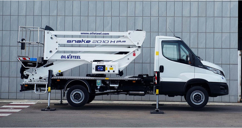 Oil & Steel Snake 2010 HE PLUS Sobre  IVECO 35S14 Distancia entre ejes 3750 mm - Aerial platform: picture 1 Oil & Steel Snake 2010 HE PLUS Sobre  IVECO 35S14 Distancia entre ejes 3750 mm - Aerial platform: picture 1