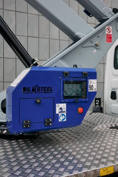 Oil & Steel Snake 26 Sobre IVECO 35S14 Distancia entre ejes 4100 mm - Aerial platform: picture 5 Oil & Steel Snake 26 Sobre IVECO 35S14 Distancia entre ejes 4100 mm - Aerial platform: picture 5